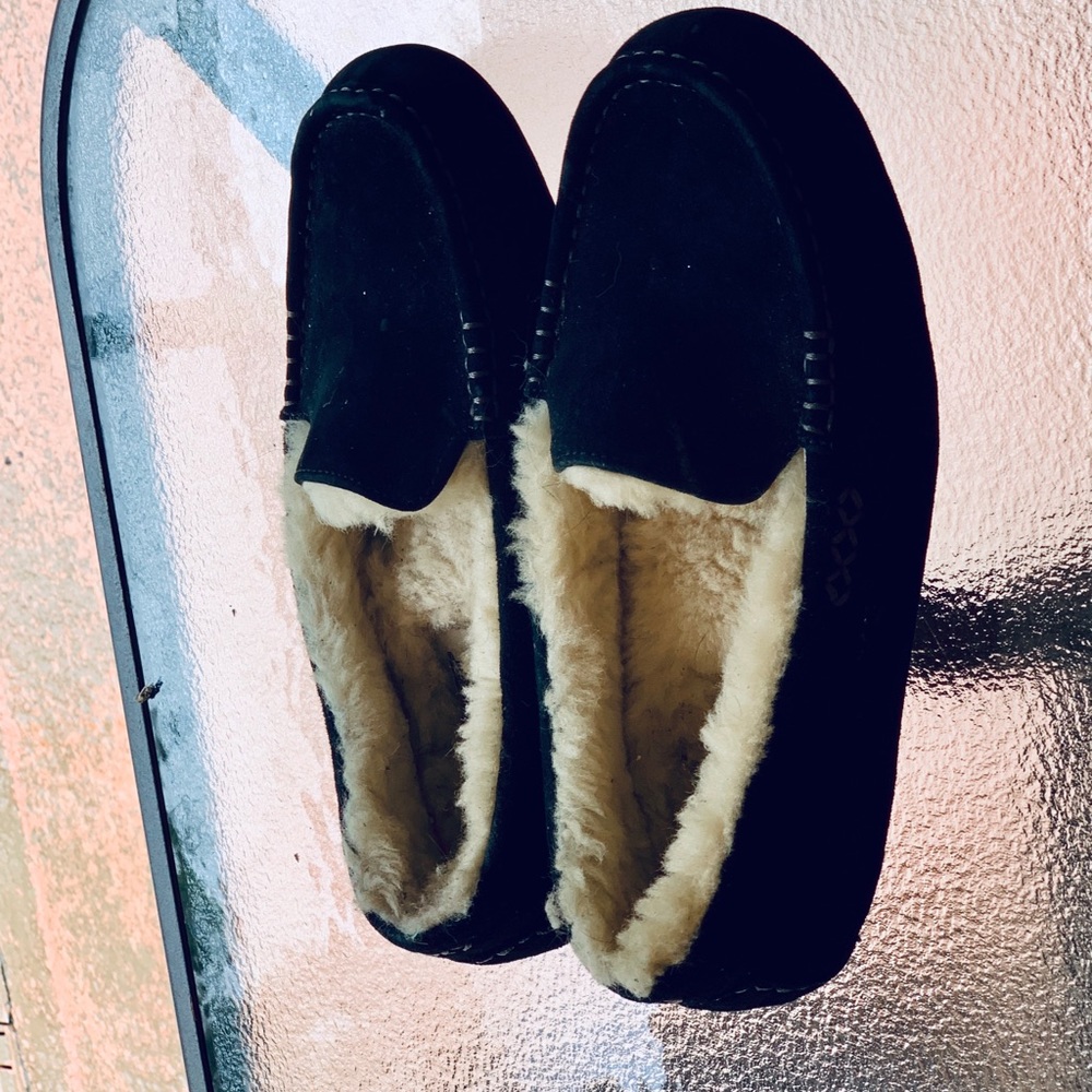 UGG slipper moccasin wool insole water resistant